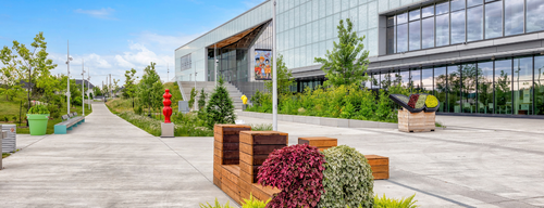 La Ville de Vaudreuil-Dorion rend hommage à Guy Pilon en nommant l’esplanade du pôle municipal à son nom